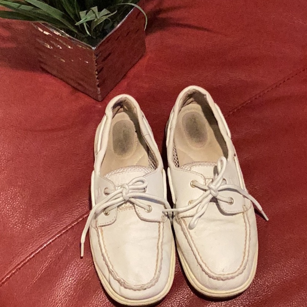 Sperry white leather boat shoe